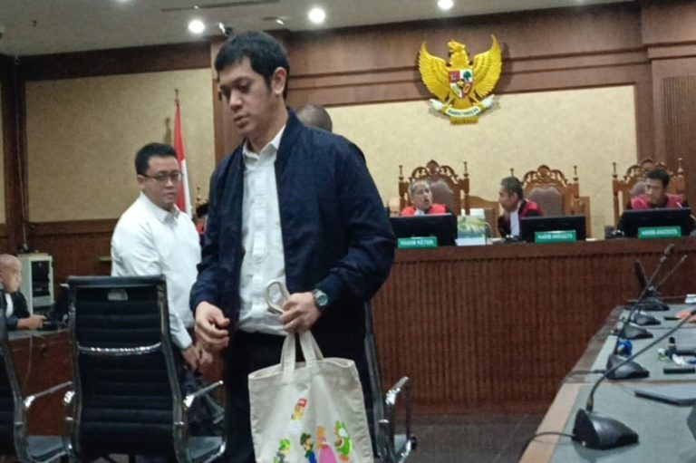 Anak Riza Chalid Divonis 15 Tahun Penjara dan Denda Rp1 Miliar terkait Kasus Tata Kelola Minyak