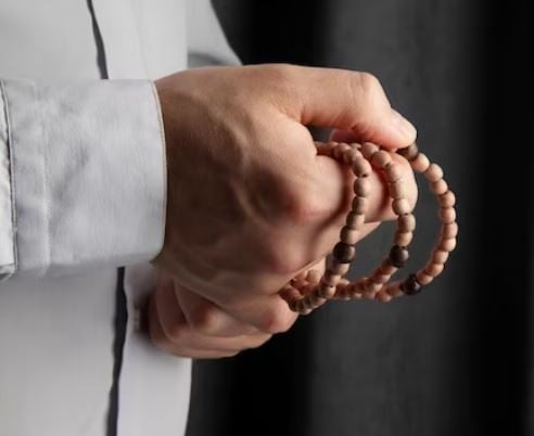 Bacaan Istighfar Sebelum Buka Puasa, Teks Arab dan Artinya Lengkap Keutamaan