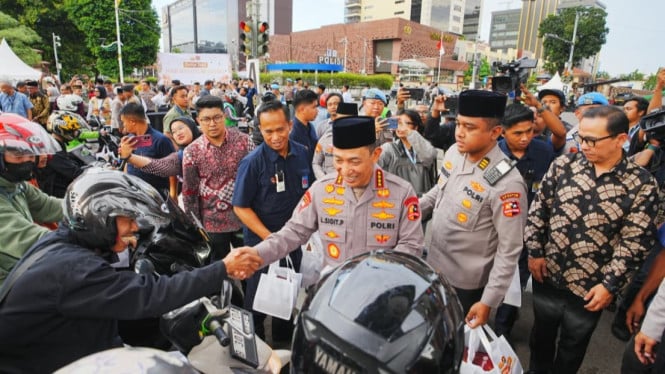 Bagikan Takjil dan Buka Puasa Bersama Bareng Insan Pers, Kapolri: Suara Media Suara Publik