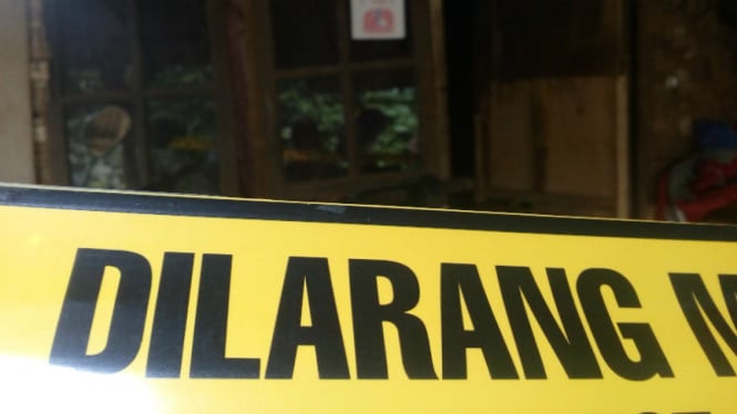 Detik-detik Tembok 65 Meter SMPN 182 Jakarta Roboh