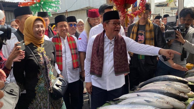 Festival Bandeng Rawa Belong, Pramono Belanja Bandeng untuk Wali Kota