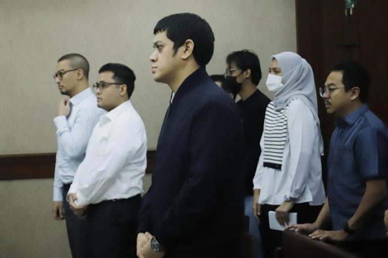 Hari Ini Kerry Adrianto Anak Riza Chalid Hadapi Sidang Vonis Kasus Tata Kelola Minyak