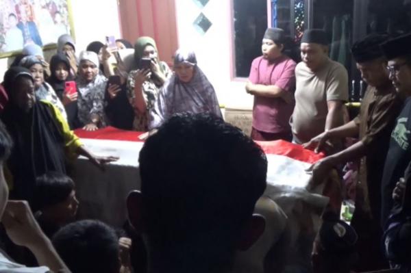 Jenazah Bripda Dirja Pratama Tiba di Pinrang, Disambut Tangis Keluarga di Rumah Duka