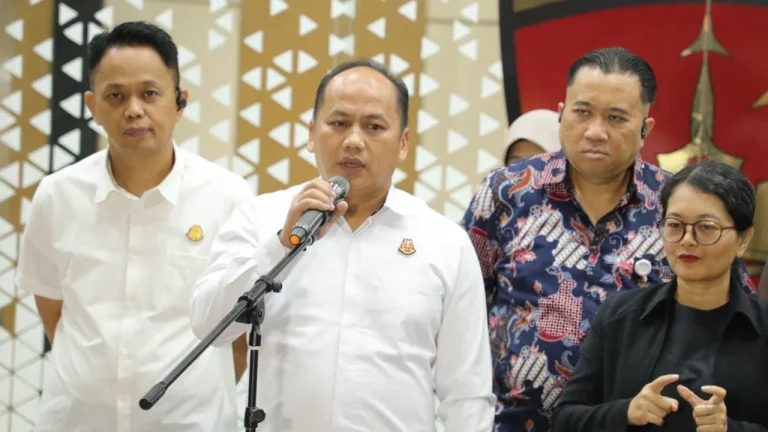 Kejagung Geledah 16 Lokasi Terkait Kasus Korupsi Ekspor CPO, Sita Alphard, Dokumen hingga Alat Elektronik