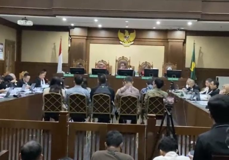 Nadiem Makarim Jalani Sidang Kasus Chromebook, 10 Saksi Dihadirkan