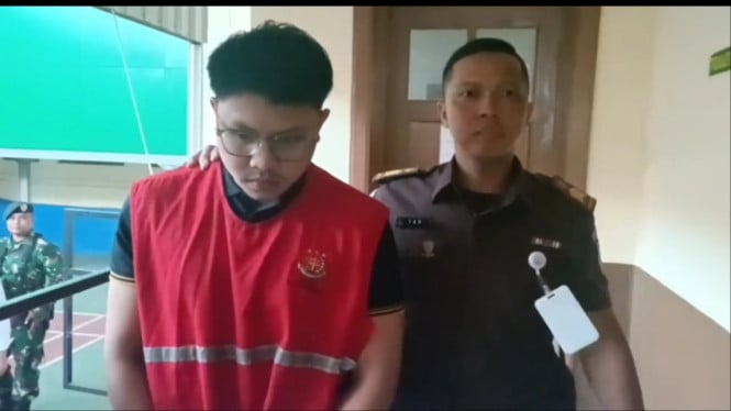 Penampakan Resbob Jalani Sidang Perdana Kasus Ujaran Kebencian