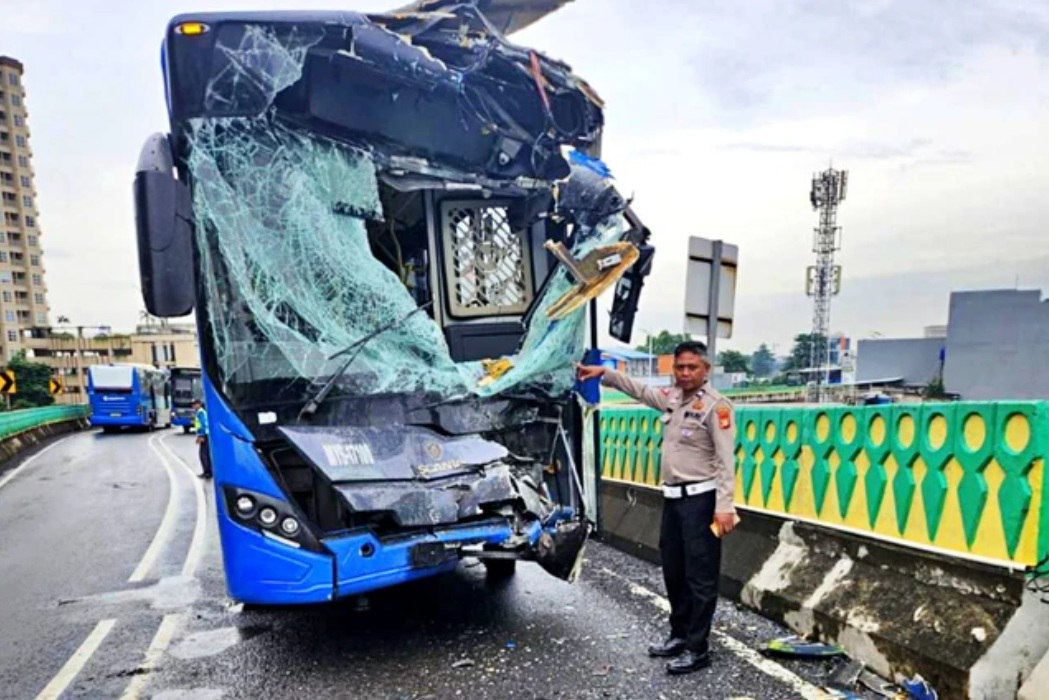 Penampakan Terkini Bus Transjakarta yang Ringsek Usai Tabrakan di Jalur Langit Cipulir
