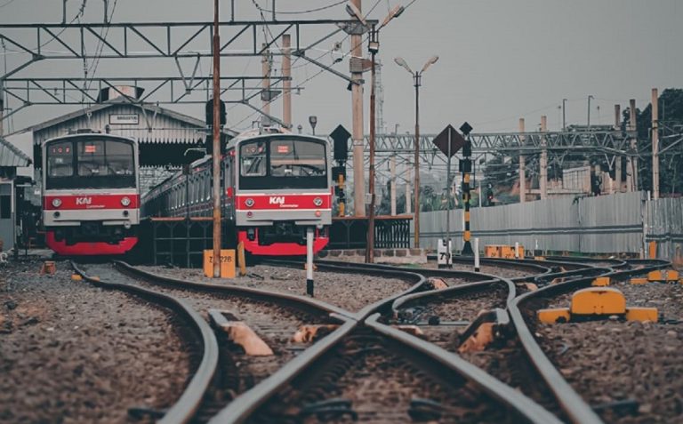 Perjalanan KRL Terganggu Imbas Gangguan Wesel di Stasiun Manggarai