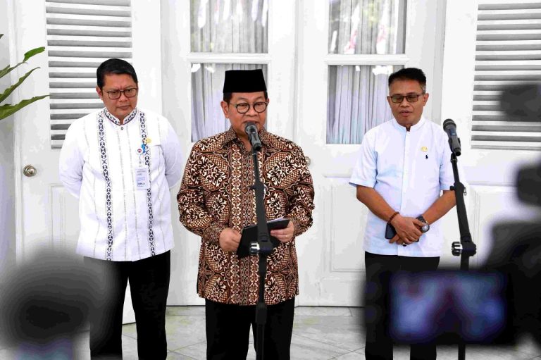 Pramono Bakal Tertibkan Jam Operasional Lapangan Padel yang Ganggu Masyarakat