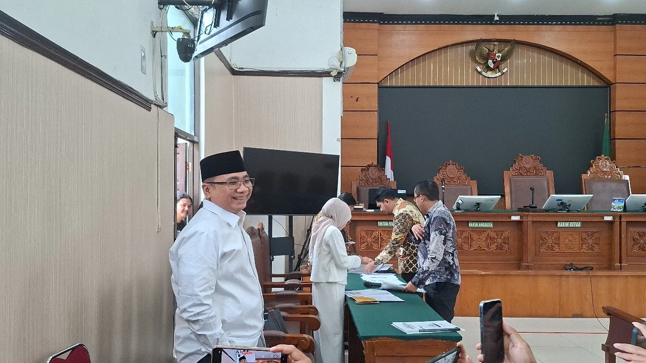 Senyum Gus Yaqut Hadiri Sidang Praperadilan di PN Jaksel