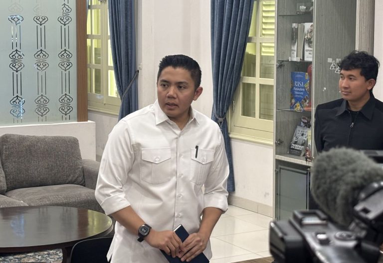 Seskab Teddy Pastikan Guru Tak Diabaikan, Sebut Insentif Naik dan Tunjangan Ditambah