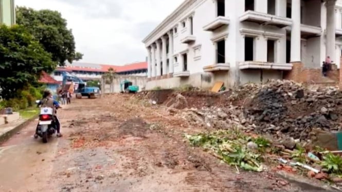 SMPN 182 Sudah Ingatkan Pemilik Tembok Roboh Sejak Desember 2025, tapi Belum Diperbaiki Alasan Sibuk