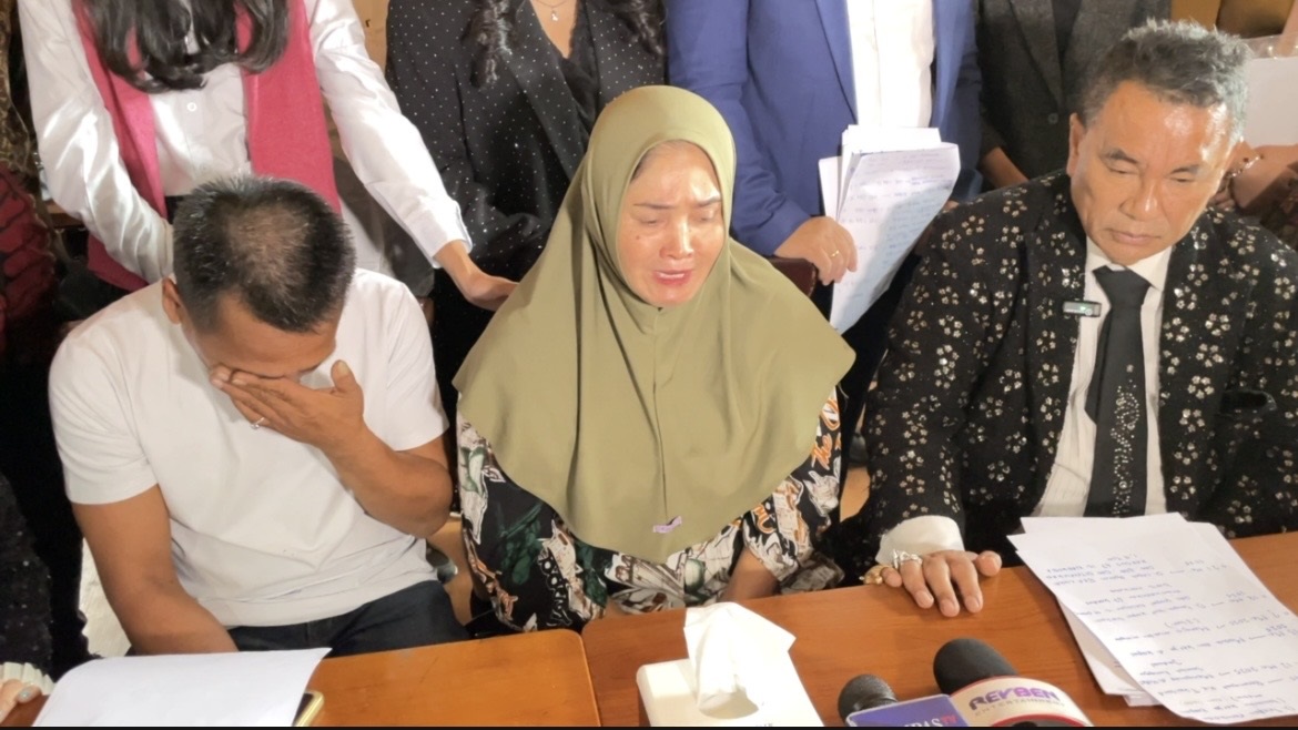 Tangis Ibu ABK Minta Anaknya Dibebaskan dari Tuntutan Hukuman Mati