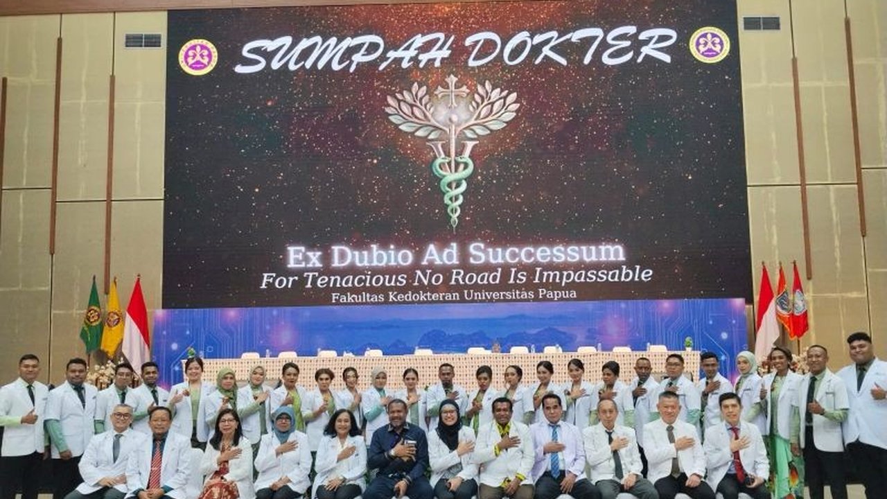 Unipa Wisuda 25 Dokter Baru, Perkuat Layanan Kesehatan di Tanah Papua
