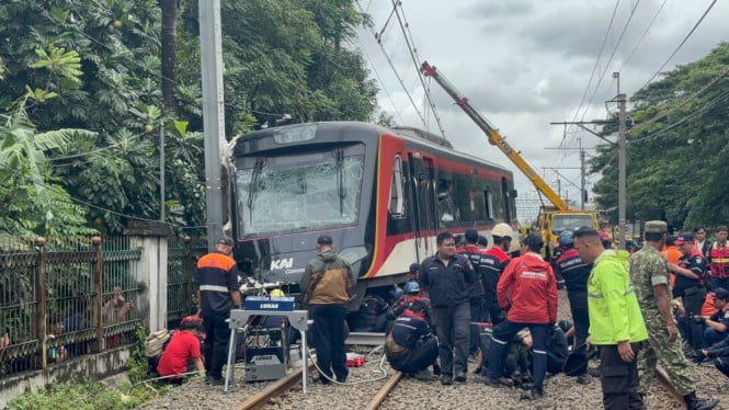 Update Terkini Truk Tertemper KA Bandara Soetta di Batuceper: Commuter Line Sudah Bisa Melintas Hanya 1 Jalur Bergantian