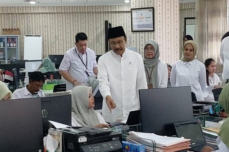 2.708 ASN Kemensos Absen di Hari Pertama Masuk Kerja, Tunjangan Kinerja Terancam Dipotong