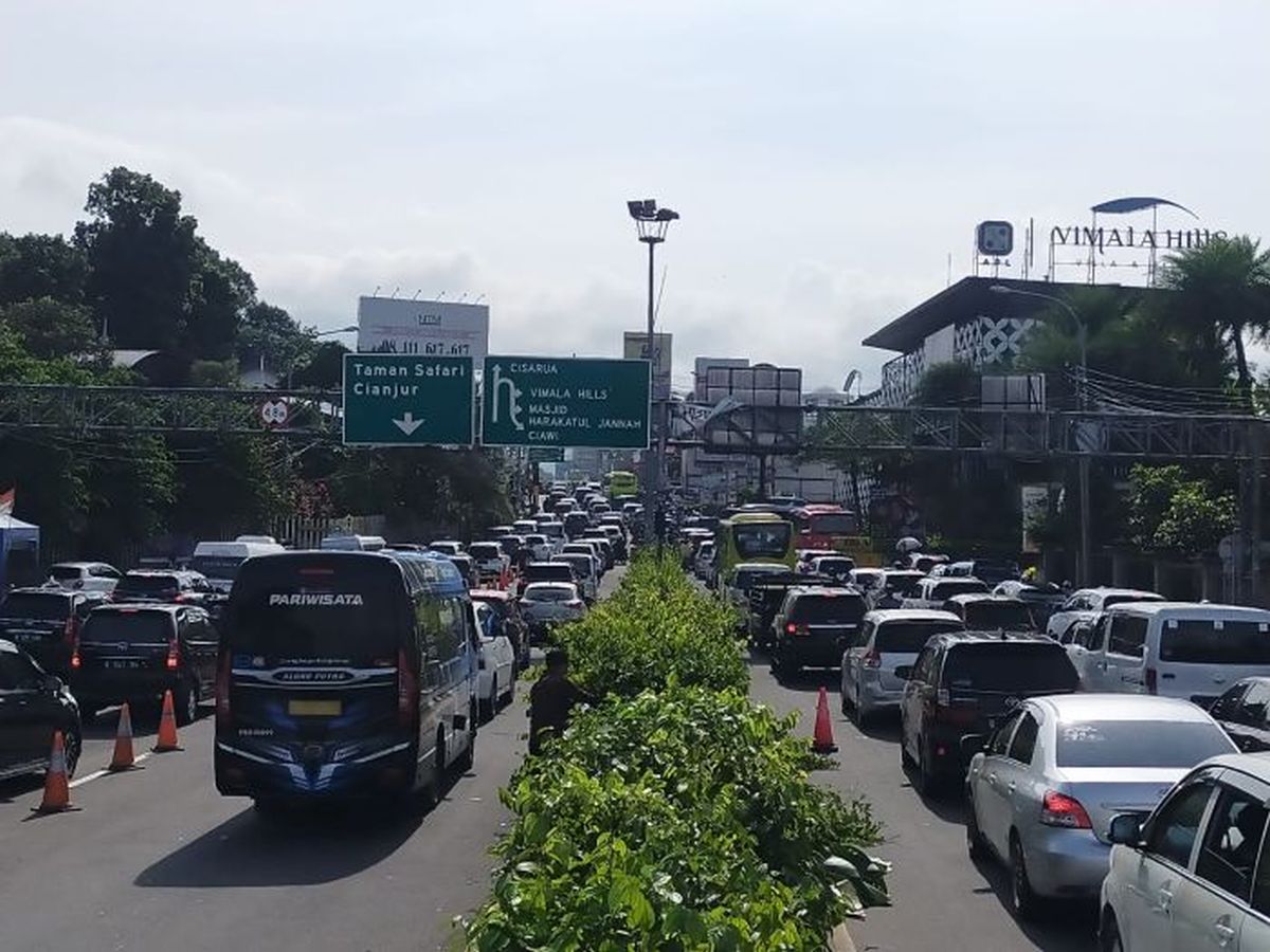 Arus Balik Puncak, One Way Arah Jakarta Diberlakukan