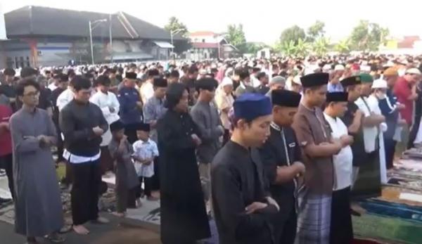 Bacaan Takbir 7 Kali Sholat Idul Fitri, Lengkap dengan Tata Caranya
