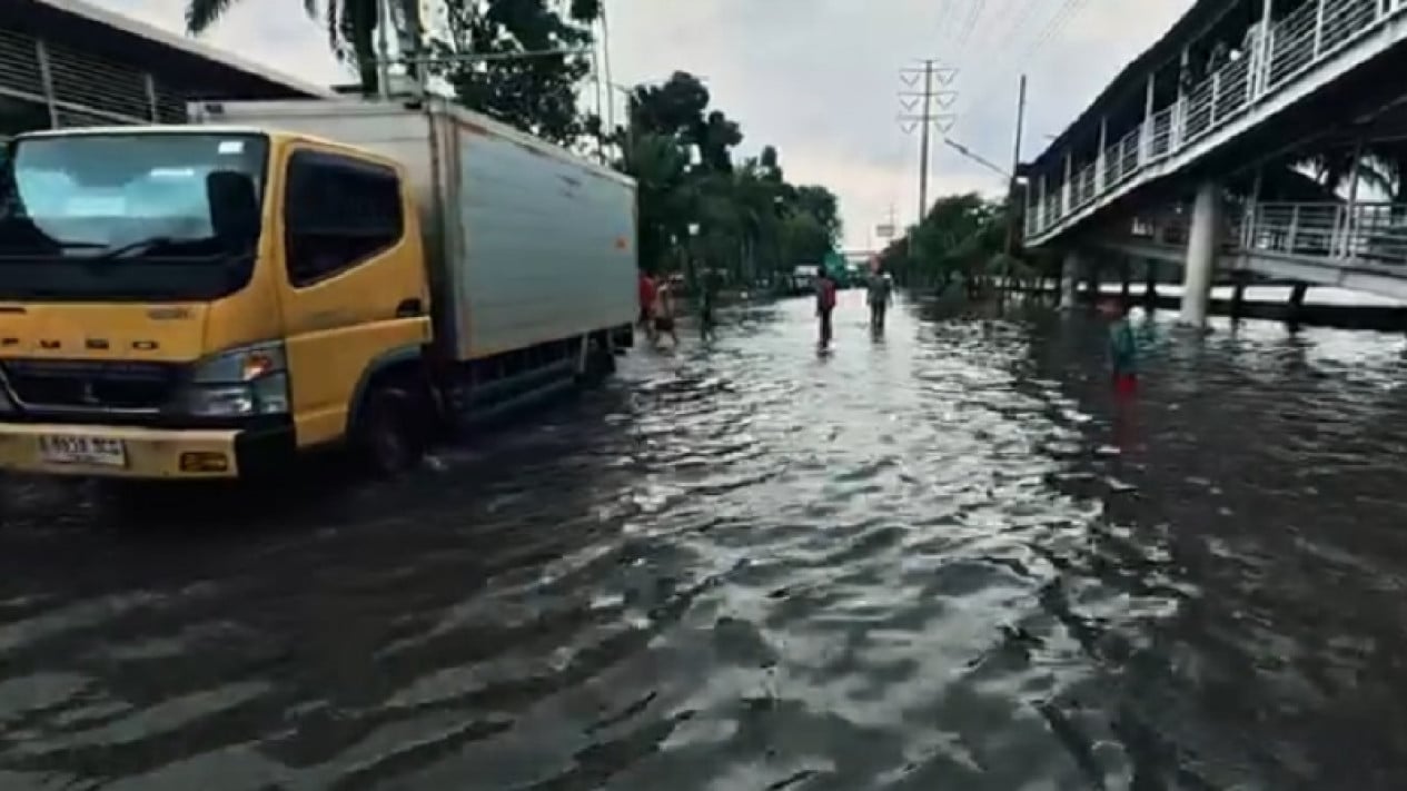 Banjir Rendam 39 RT dan 13 Ruas Jalan di Jakarta pada Minggu Pagi