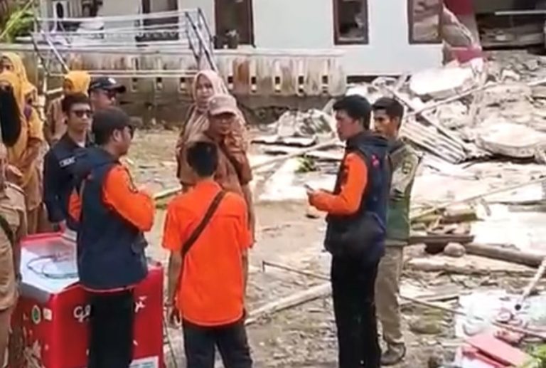 Bencana Tanah Bergerak, Ratusan Rumah Rusak di Sukabumi