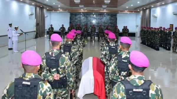 Berduka, Pangkormar Pimpin Upacara Pelepasan Jenazah 2 Marinir Gugur Diserang KKB