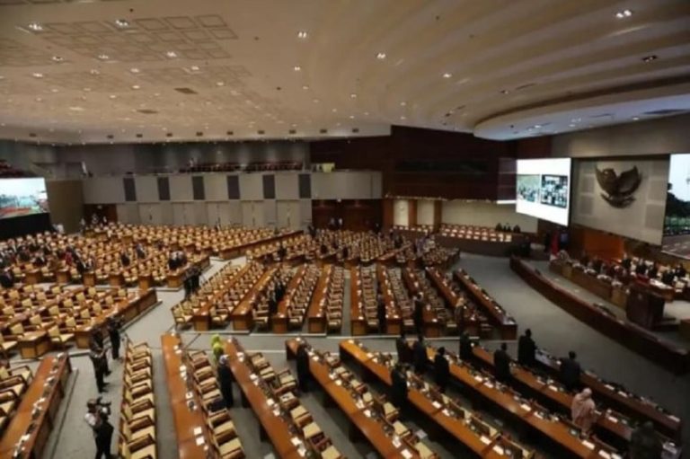 Direktur Agrinas Mangkir Rapat dengan DPR Berujung Penundaan, PDIP: Melecehkan Rakyat