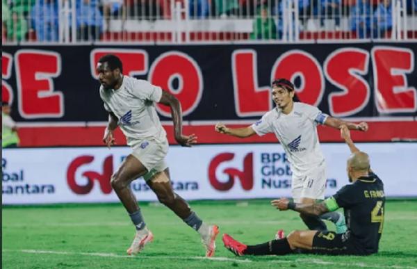 Drama VAR dan 6 Gol! Malut United vs PSM Makassar Berakhir Tanpa Pemenang