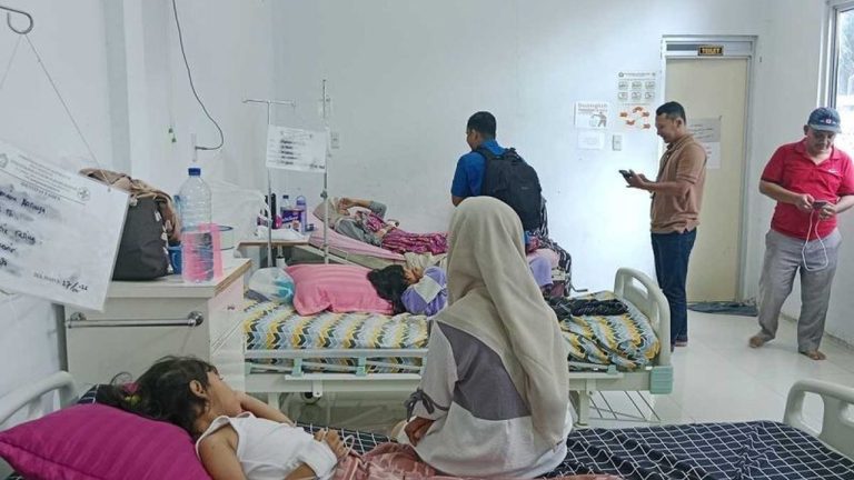 Dugaan Keracunan Makanan Aceh Selatan: Belasan Pelajar Dirawat, Dinkes Tetapkan KLB