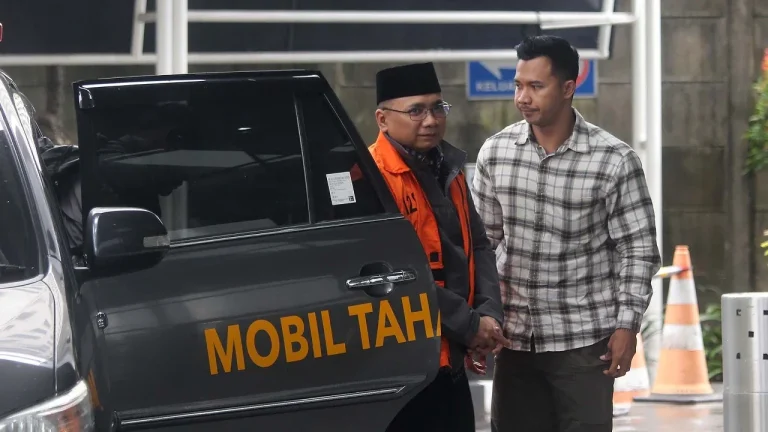 Eks Penyidik KPK Soal Yaqut Dialihkan Status Penahanan: Tahanan Korupsi Tempatnya di Rutan