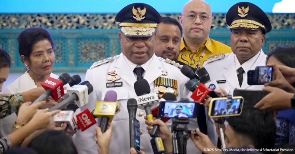 Gubernur Fakhiri Soroti Banyak Masyarakat Papua Tinggal di Rumah Tidak Layak Huni amp;nbsp;