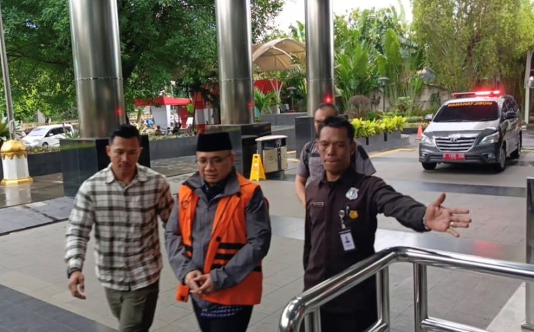Gus Yaqut Tiba di Gedung Merah Putih dengan Tangan Tidak Terborgol, Ini Penjelasan KPK