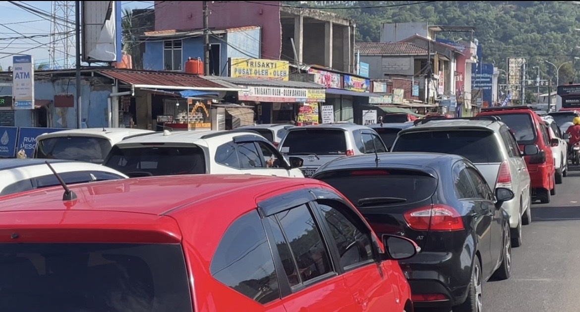 H-2 Lebaran, Jalur Arteri Menuju Pelabuhan Merak Macet