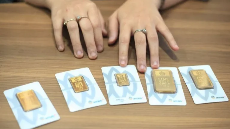 Harga Emas Antam Anjlok Rp50.000, Kini Dijual Rp2.843.000 per Gram