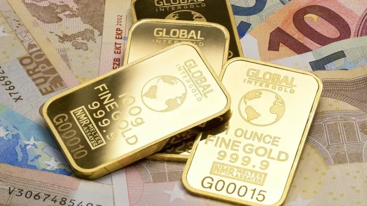 Harga Emas Tertekan Penguatan Dolar AS, Bagaimana Prospek Jangka Panjangnya?