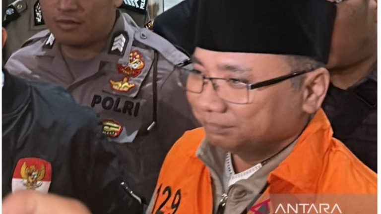 Idap GERD Akut dan Asma, Alasan Yaqut Diizinkan Jadi Tahanan Rumah