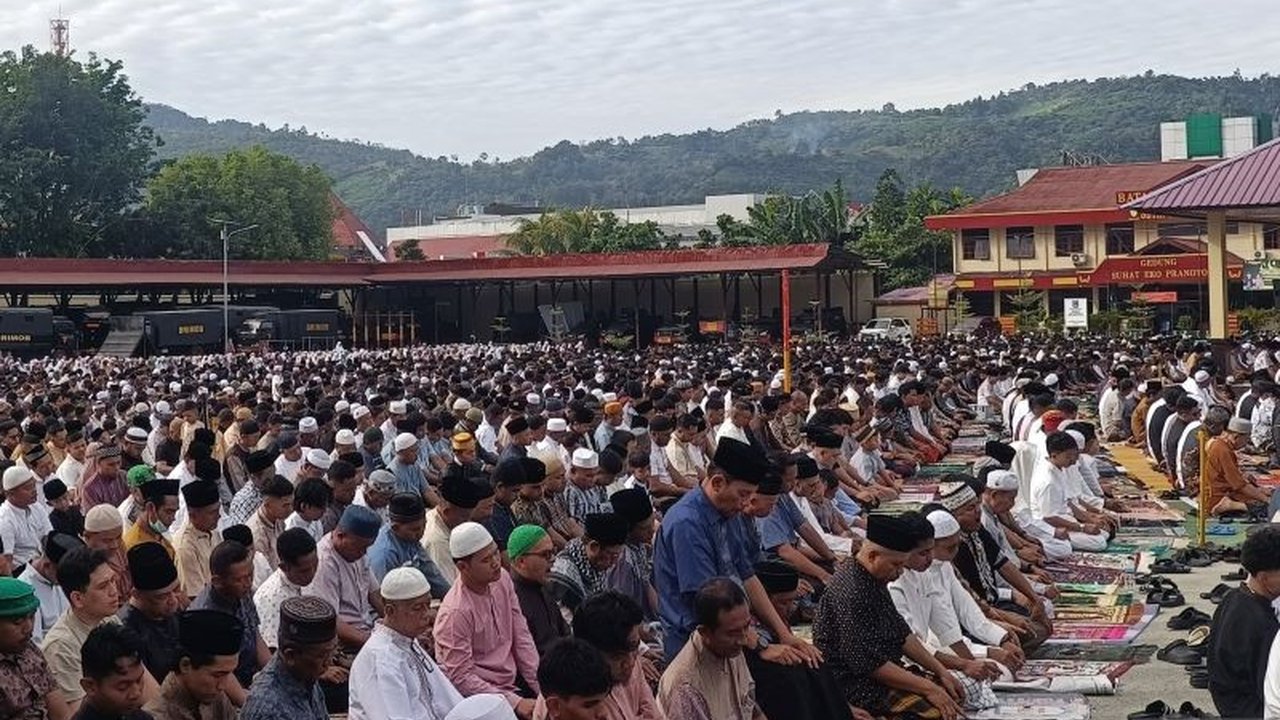 Idul Fitri 1447 H: Khatib Muhammad Nur Serukan Penguatan Ukhuwah Islamiah di Jayapura