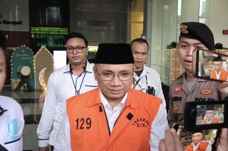Irit Bicara usai 3 Jam Diperiksa KPK, Gus Yaqut: Saya Harus Istirahat