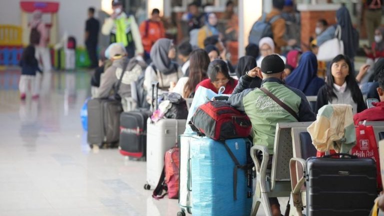 KAI Daop 2 Ingatkan Penumpang Soal Aturan Bagasi Kereta Api Saat Arus Balik Lebaran 2026