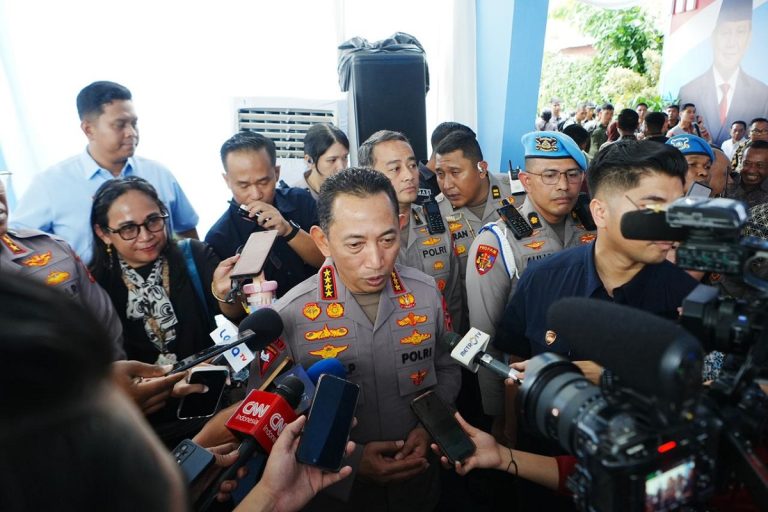 Kapolri Mutasi 54 Perwira Menengah dan Tinggi, 3 Kapolres Didemosi
