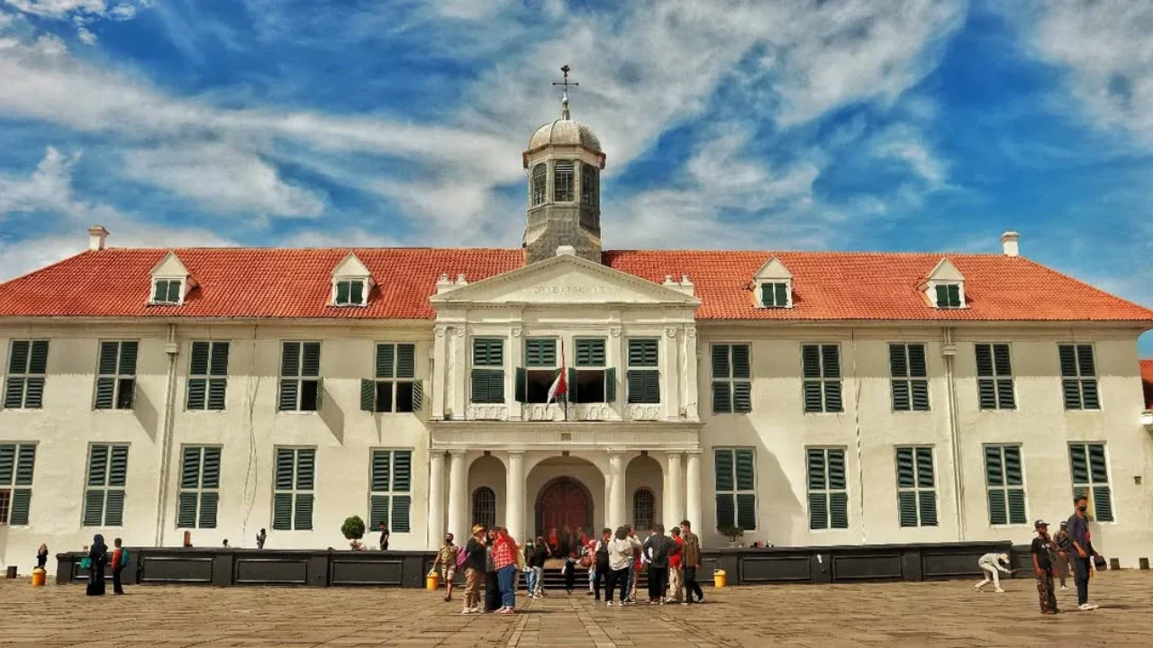 Libur Lebaran 2026, Kota Tua Suguhkan Keroncong hingga Lighting Art