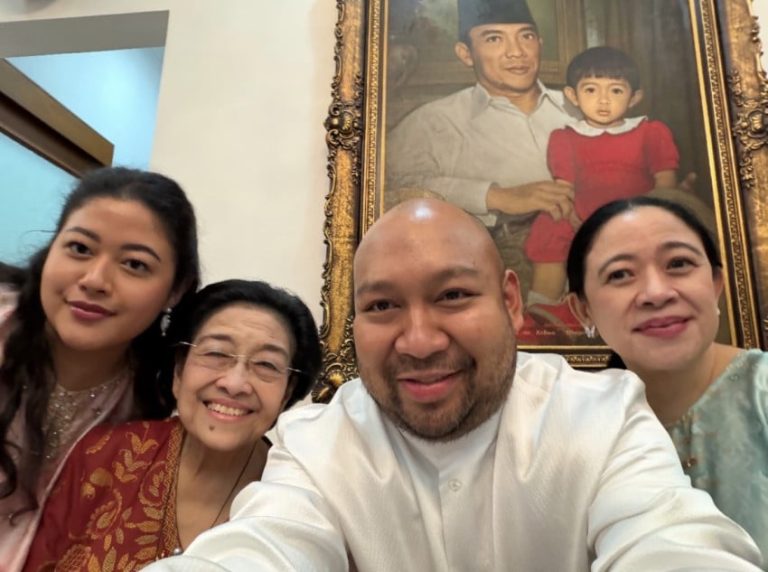 Momen Didit Putra Prabowo Tiup Lilin Bareng Megawati, Puan Maharani, dan Pinka
