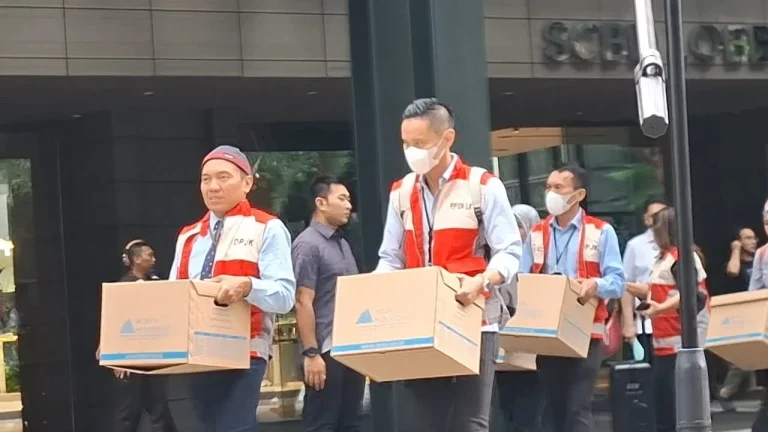OJK Gandeng Bareskrim Geledah Kantor PT MA di Kasus Pasar Modal, Bekukan Aset Saham Rp14,5 Triliun