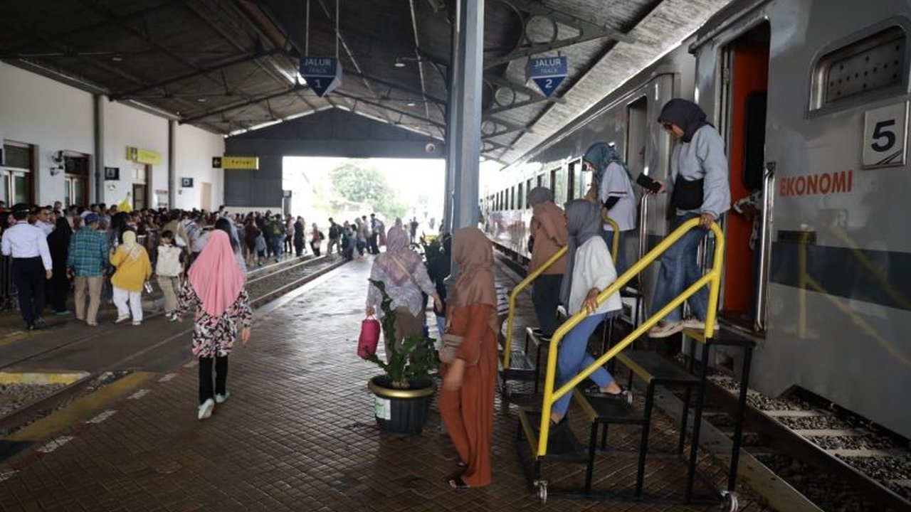 Okupansi Kereta Cipatat-Sukabumi Meledak 201 Persen di Lebaran 2026, Jadi Primadona Pemudik