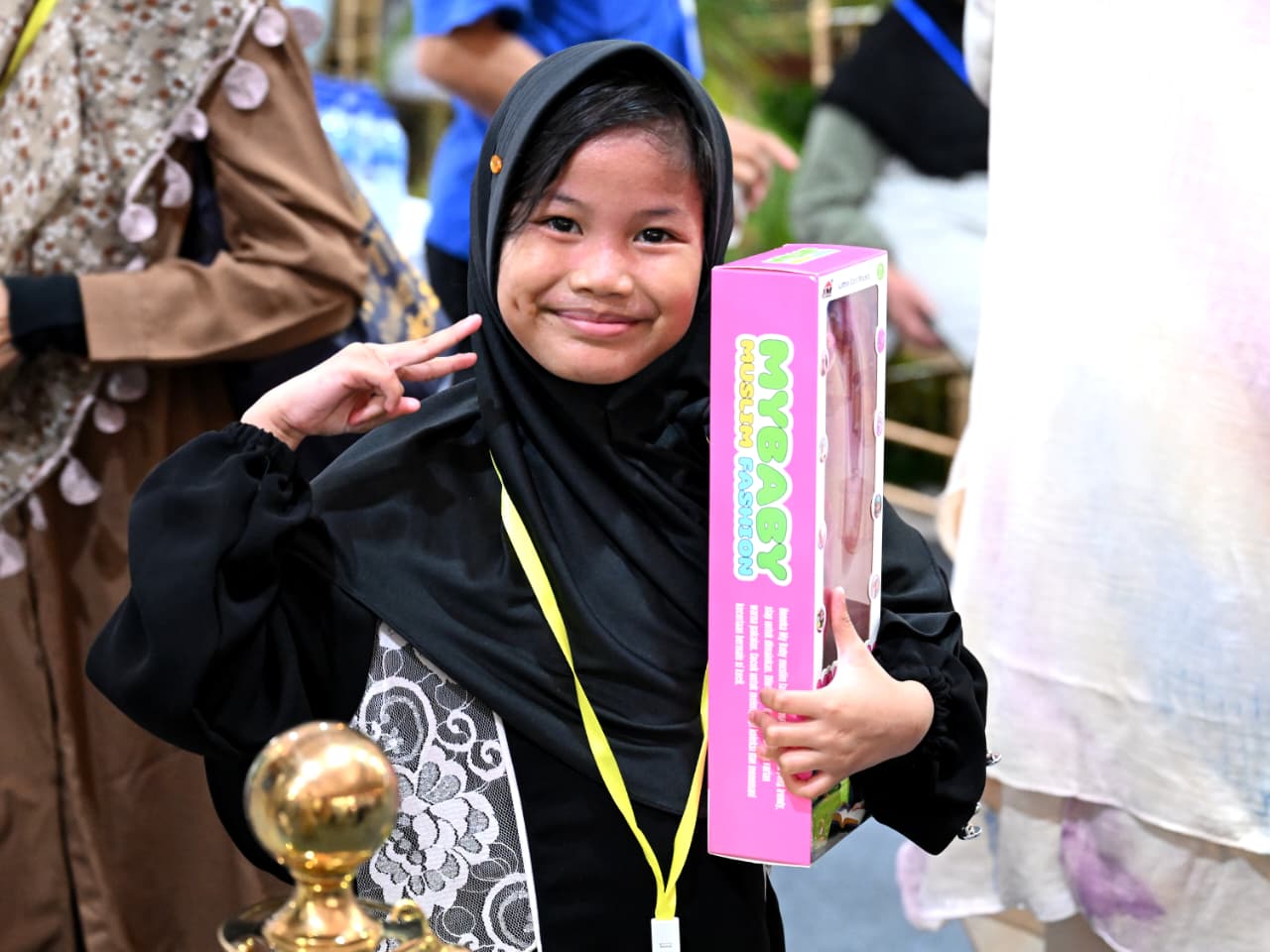 Open House Istana, Prabowo Bagikan Mainan untuk Anak-anak