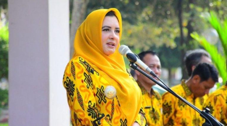 OTT Bupati Cantik Fadia Arafiq, KPK Sita Barang Elektronik hingga Kendaraan