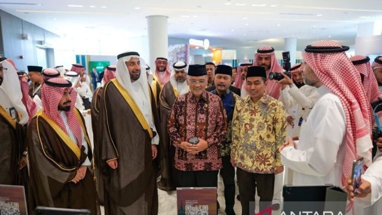 Pemerintah Lakukan Mitigasi Jamaah Umrah Imbas Penutupan Ruang Udara Timur Tengah