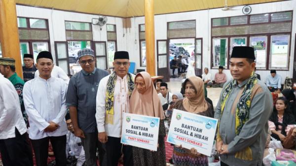 Pemkab Kotabaru Safari Ramadan di Desa Mekarpura, Warga Sambut Hangat