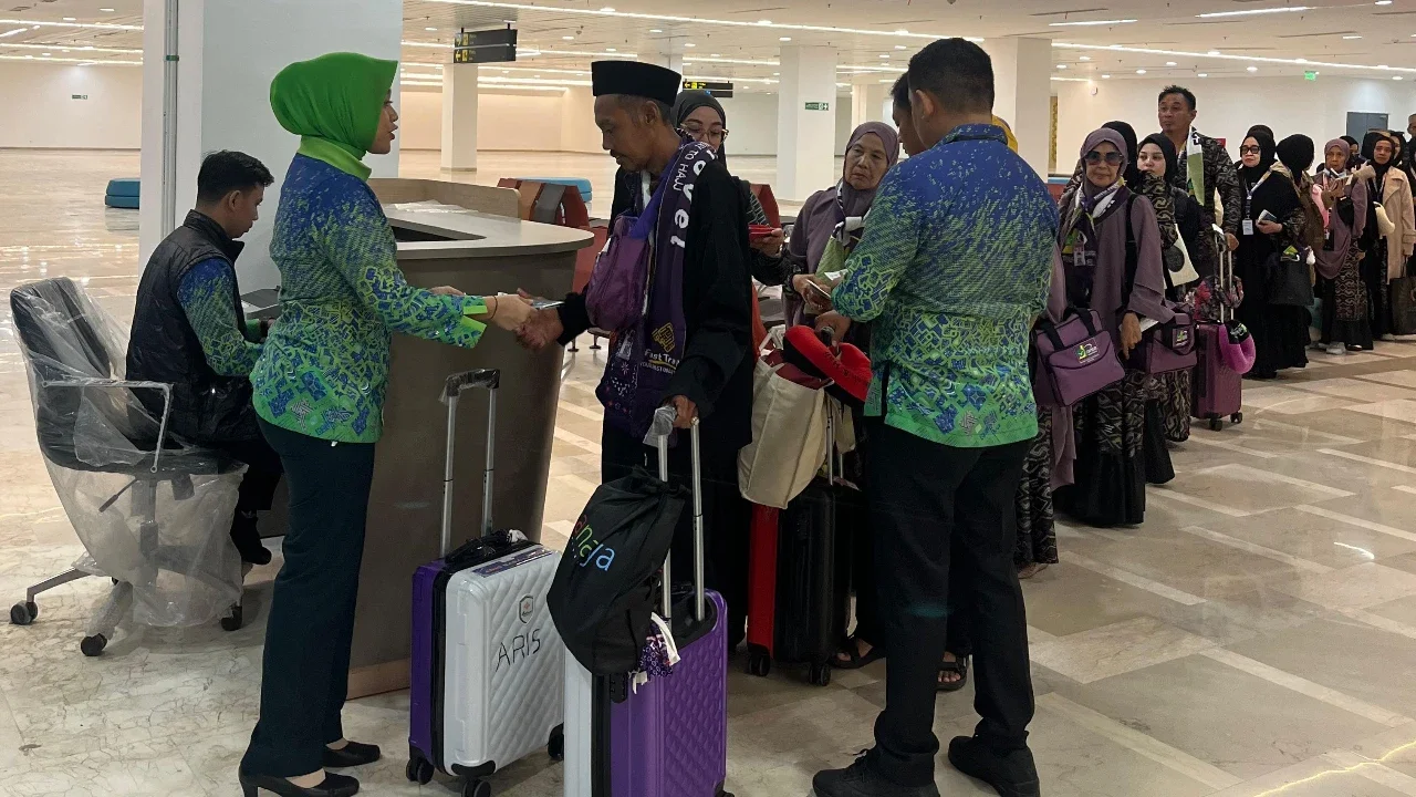Penerbangan Umrah Jeddah–Makassar Berlangsung Normal, Wamenhaj Minta Penundaan