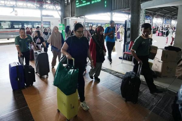 Penumpang Kereta Api Membeludak di Semarang saat Lebaran, Tembus 125.265 Orang