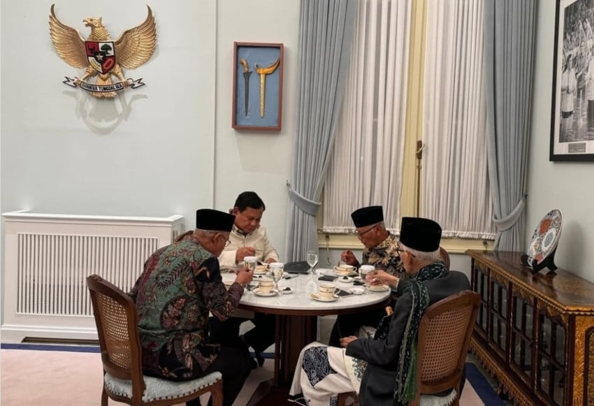 Prabowo Buka Puasa Satu Meja Bersama 3 Ulama di Istana Merdeka